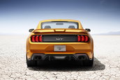 Ford Mustang GT si Fasback