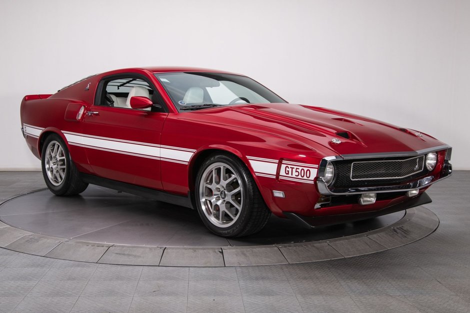 Ford Mustang GT transformat in Shelby GT500