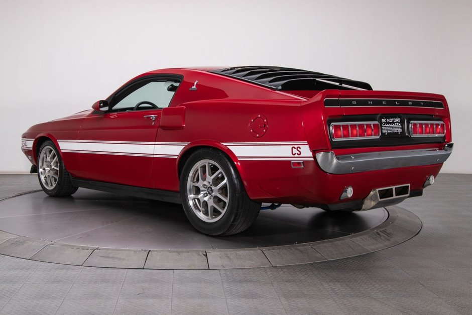 Ford Mustang GT transformat in Shelby GT500
