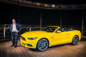 Ford Mustang la Burj Khalifa