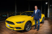 Ford Mustang la Burj Khalifa