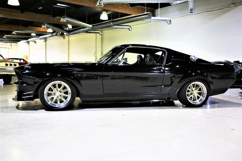 Ford Mustang restomod