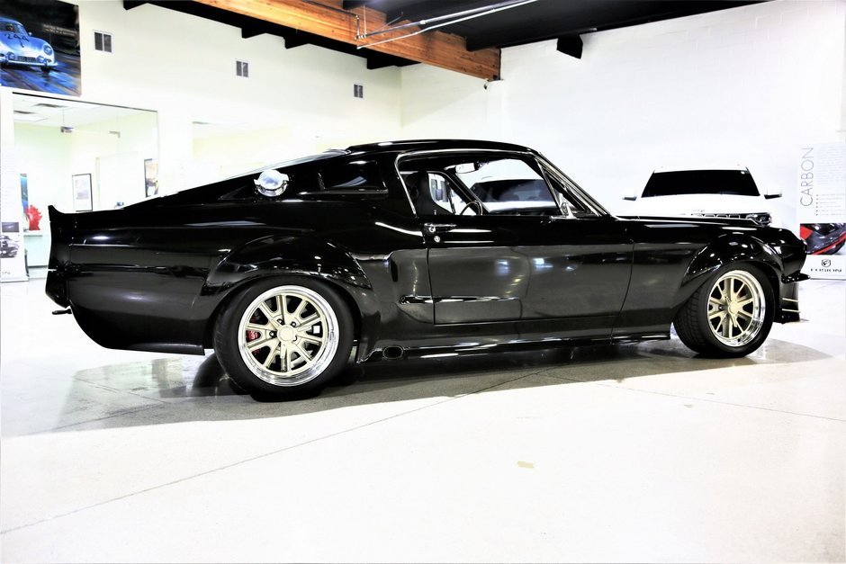 Ford Mustang restomod