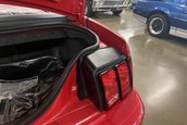 Ford Mustang SVT Cobra Convertible cu 8.8 kilometri la bord