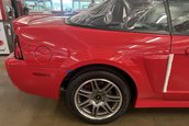 Ford Mustang SVT Cobra Convertible cu 8.8 kilometri la bord