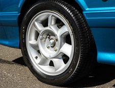 Ford Mustang SVT Cobra cu 50 de kilometri la bord