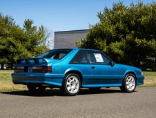 Ford Mustang SVT Cobra cu 50 de kilometri la bord