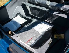 Ford Mustang SVT Cobra cu 50 de kilometri la bord