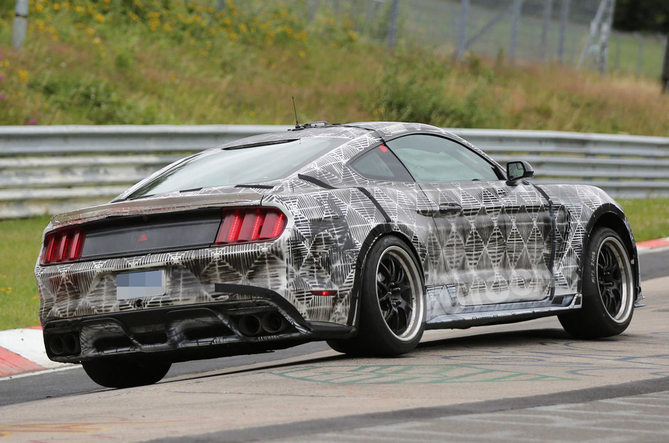 Ford Mustang SVT - Poze Spion