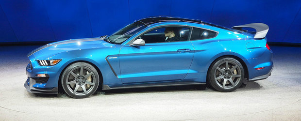 Ford prezinta Shelby GT350R, un muscle-car cu motor aspirat de peste 500 cp