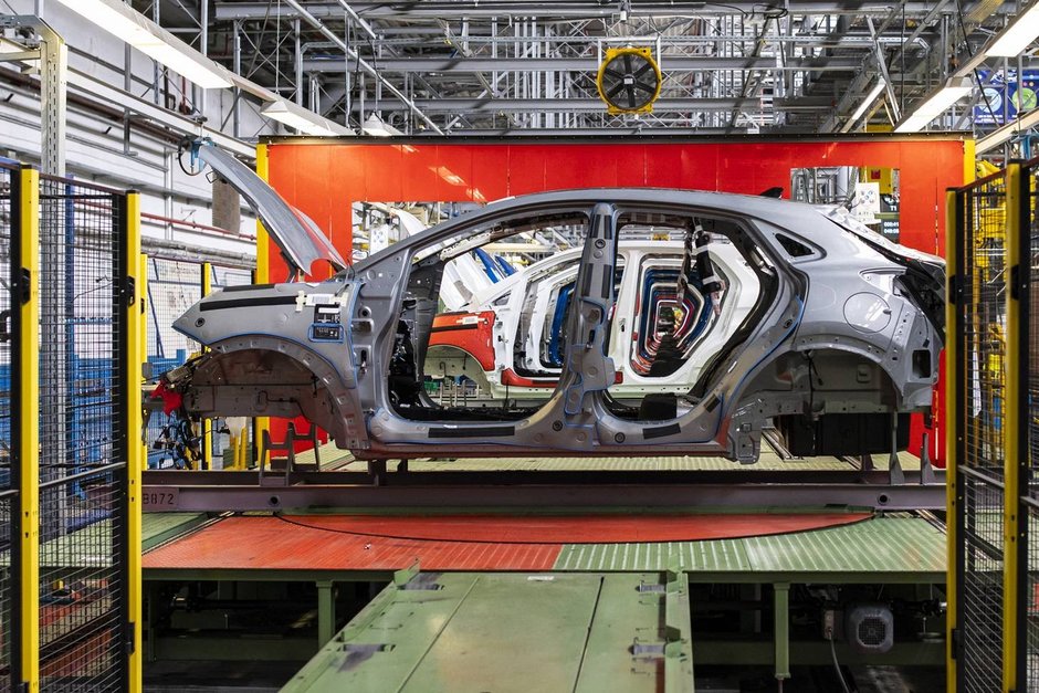 Ford Puma pe linia de productie
