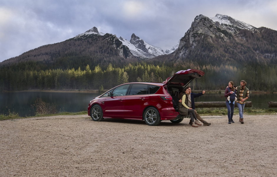 Ford S-Max Hybrid si Galaxy Hybrid