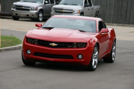 Foto si video de la dezvaluirea oficiala a noului Camaro Foto si video de la dezvaluirea oficiala a noului Camaro