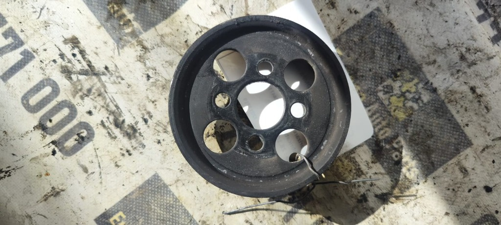 Fulie pompa apa Volvo XC60 2.4 D5244T10 2010 Cod : 30731821