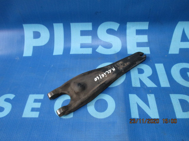 Furca ambreiaj Renault Clio 1.4i 8v 2003