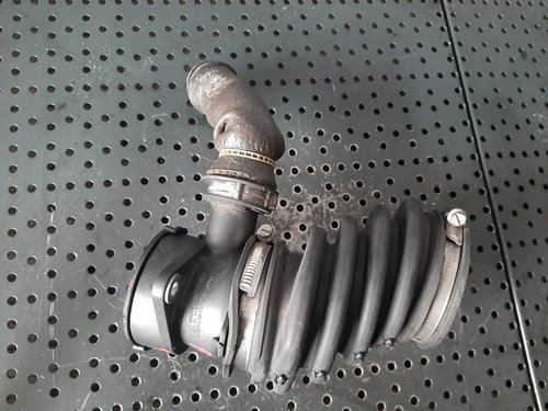 Furtun admisie 1.6 tdci t1db ford focus 3 av61-6c784-ad