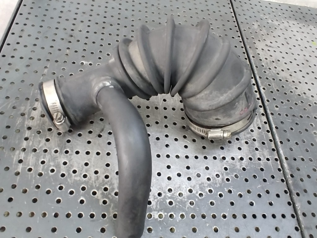 Furtun admisie 2.0 crd bwd dodge caliber 04891818ab