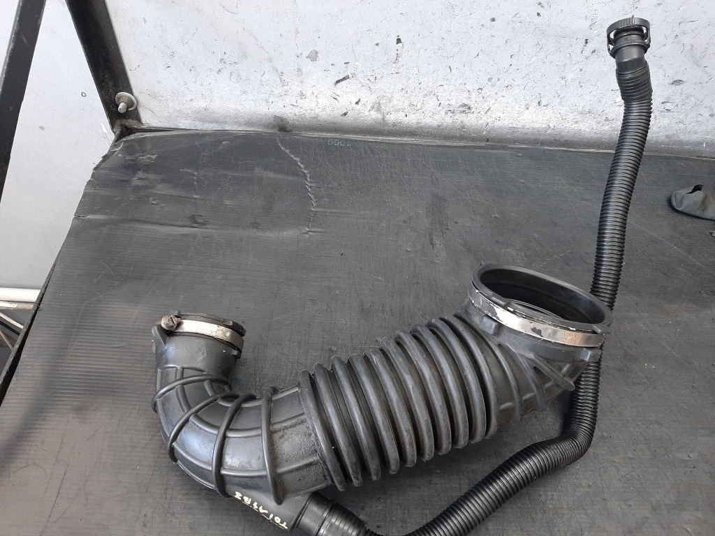 Furtun admisie 2.0 tdi cag audi a4 b8 audi a6 4f 03g129629e