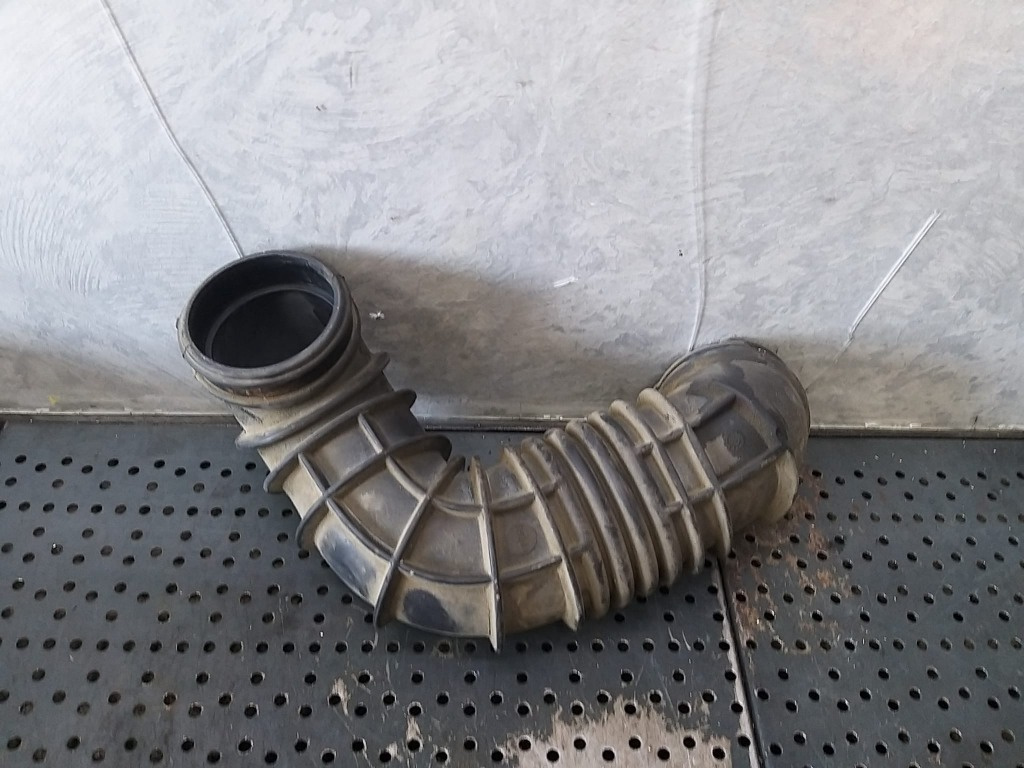 Furtun admisie aer 1.4 b ford focus 1 daw dbw 98ab9r504ad