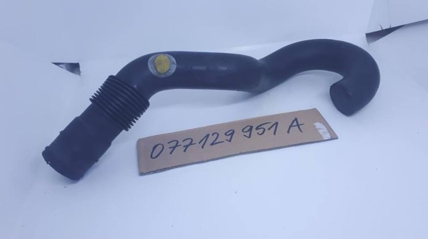 Furtun admisie aer 4.2 benzina Audi A8 4E D3 2003-2009 COD ORIGINAL: 077129951A
