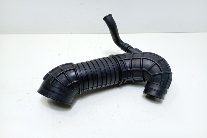 Furtun admisie aer 8E0129615J Audi A4 B7 [2004 - 2008]