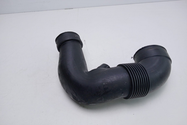 Furtun admisie aer A6110940108 Mercedes-Benz C-Class W203/S203/CL203 [2000 - 2004]