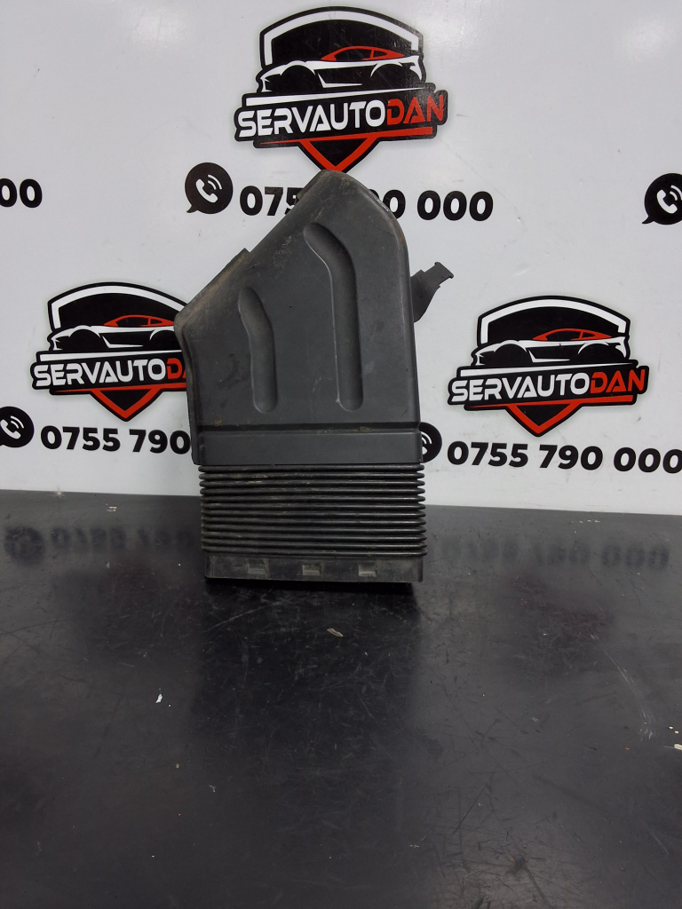 Furtun admisie aer Audi A4 (2004-2008) [8EC, B7] 1.9 Motorina 2007, 8E0129617
