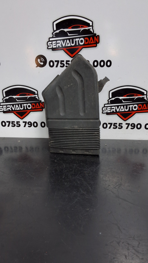 Furtun admisie aer Audi A4 (2004-2008) [8EC, B7] 2.0 Motorina 2007, 8E0129617D