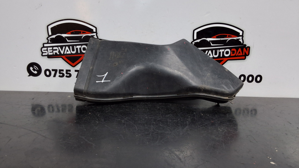 Furtun admisie aer Audi A4 (2004-2008) [