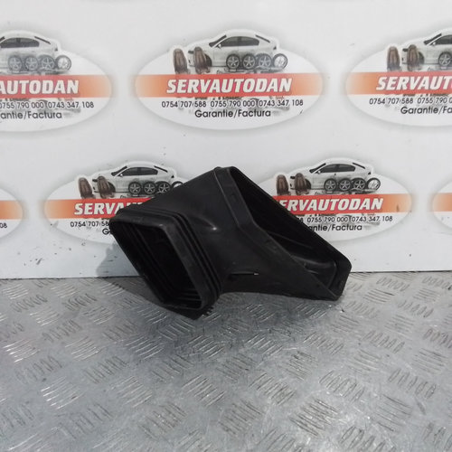 Furtun admisie aer Audi A4 (2008-2011) [8K2, B8] 2.0 Motorina 2010, 8R0129739A