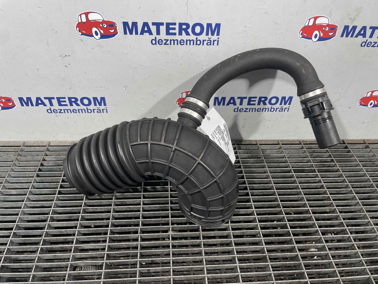 FURTUN ADMISIE AER BMW SERIA 1 F20 1.5 D - (2015 2019)