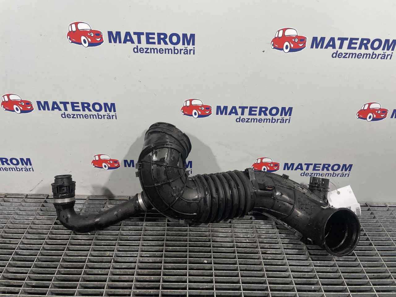 FURTUN ADMISIE AER BMW SERIA 1 F20 SERIA 1 F20 1.6 D - (2011 2015)