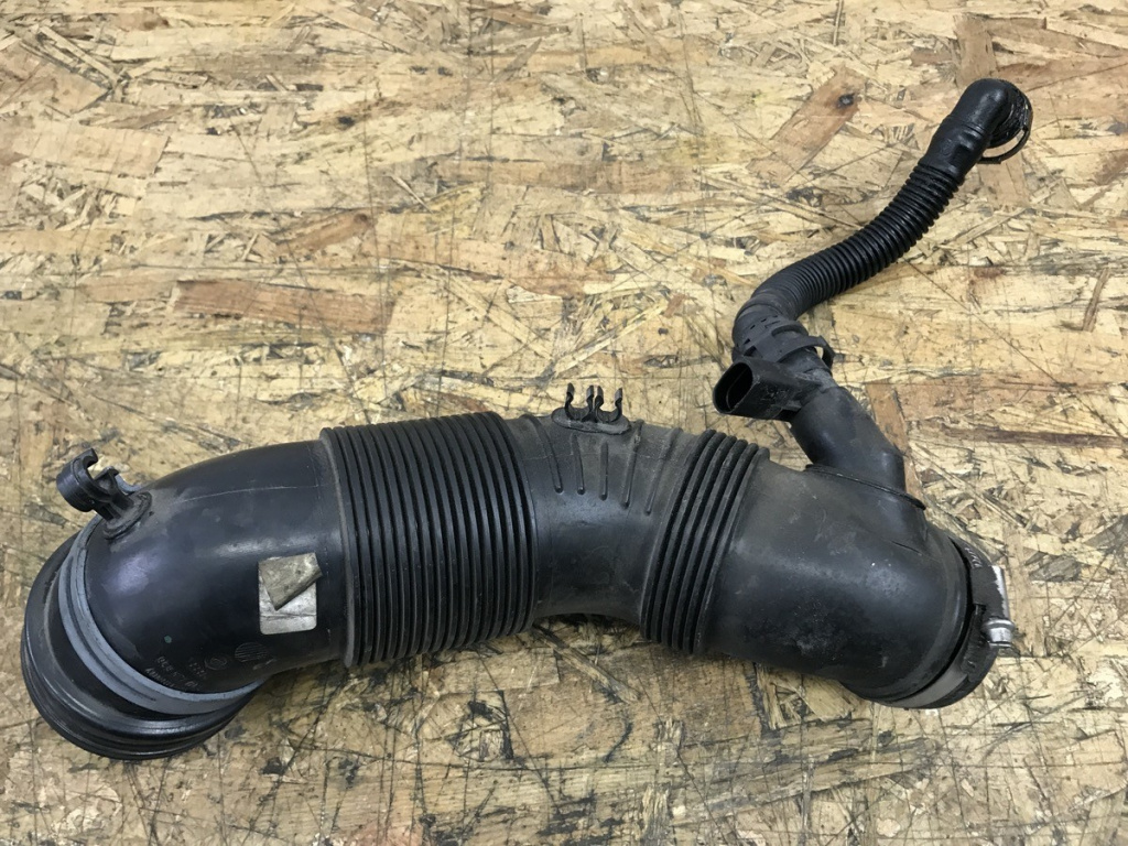Furtun admisie aer SHARAN 7N SILVER sedan 2011 (5N0129658)