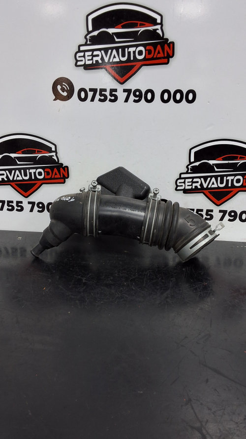 Furtun admisie aer Toyota Prius C (2012->) 1.8 Hybrid 2016, 17880-37100