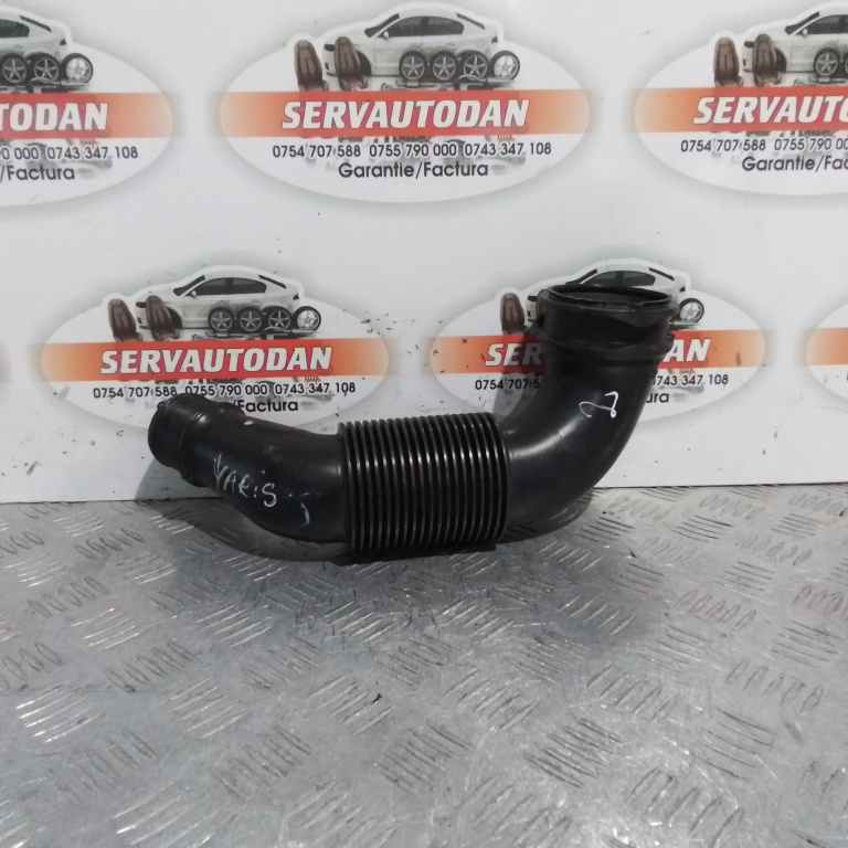 Furtun admisie aer Toyota Yaris (2005->) 1.4 Motorina 2007, 17880-0N031