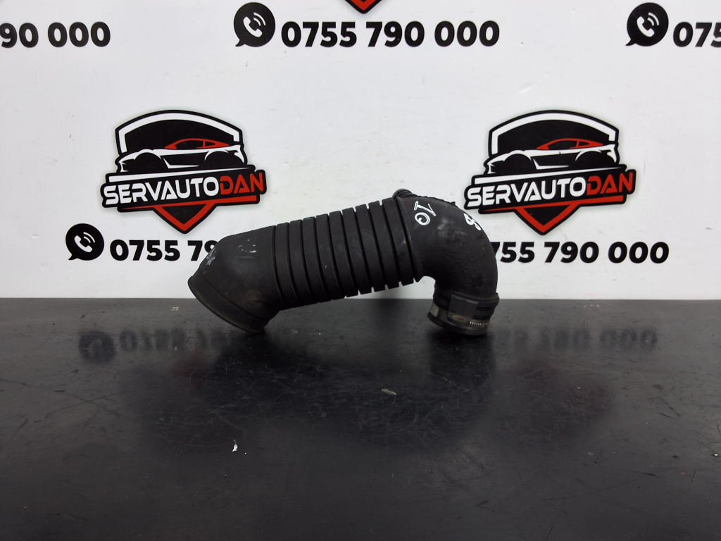 Furtun admisie aer Volkswagen Passat B5 (1996-2005) 1.9 Motorina 2000, 8D0129615J