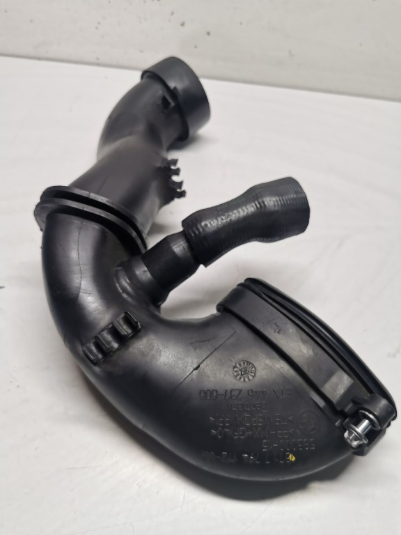 Furtun admisie Bmw seria 5 E60 E61 3.0 D M57 Tub admisie turbina 446237606