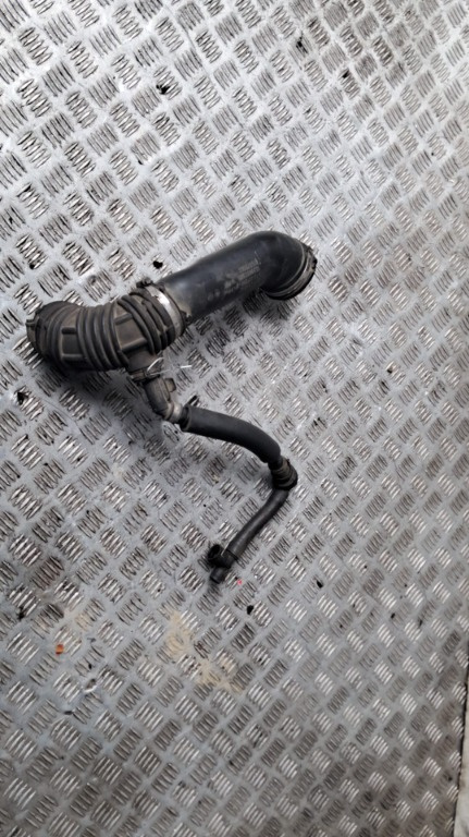 Furtun admisie Opel Astra J 1.6 benzina cod motor A16LET an 2010 cod 13254592