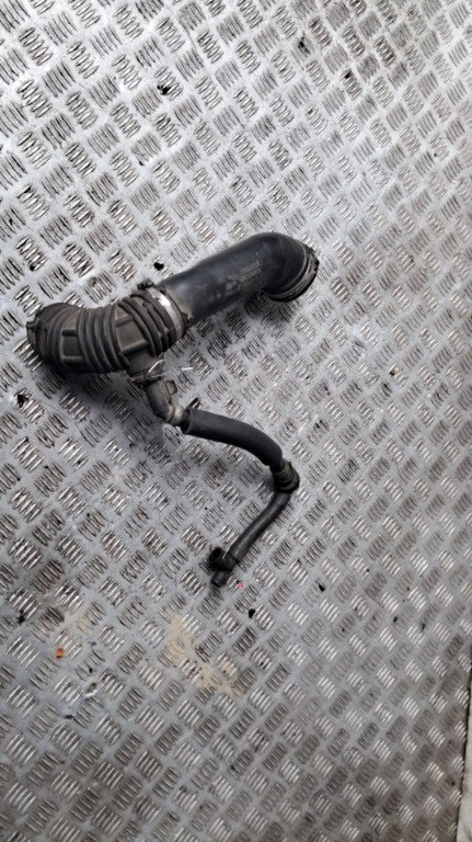 Furtun admisie Opel Astra J 1.6 benzina cod motor A16LET an 2010 cod 13254592