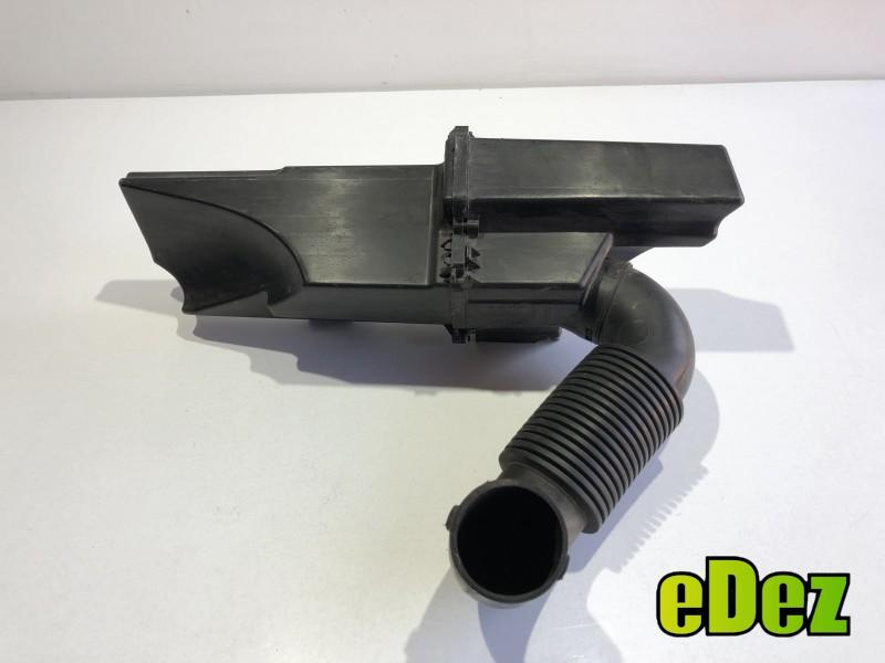 Furtun admisie Peugeot 1007 (2005->) 1.4 benzina 9639651080