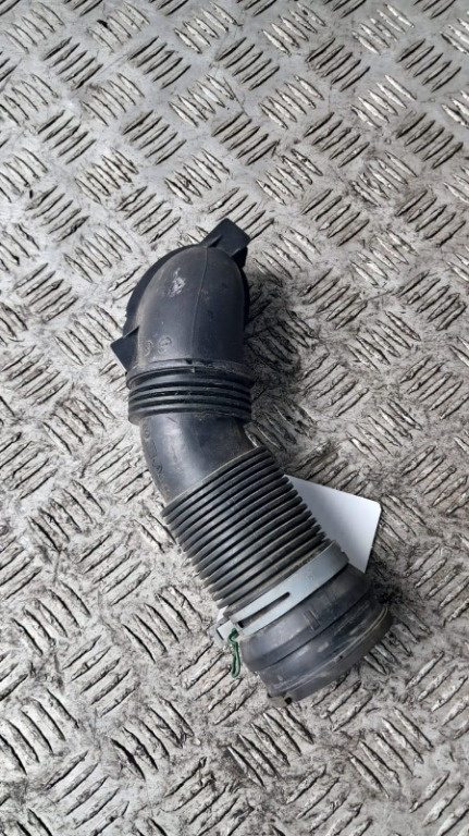 Furtun admisie Skoda Octavia 2 2.0 TFSI cod 06F129627G