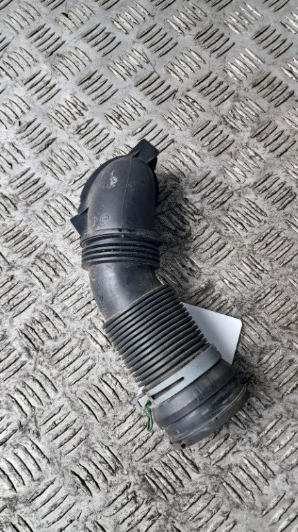 Furtun admisie Skoda Octavia 2 2.0 TFSI cod 06F129627G