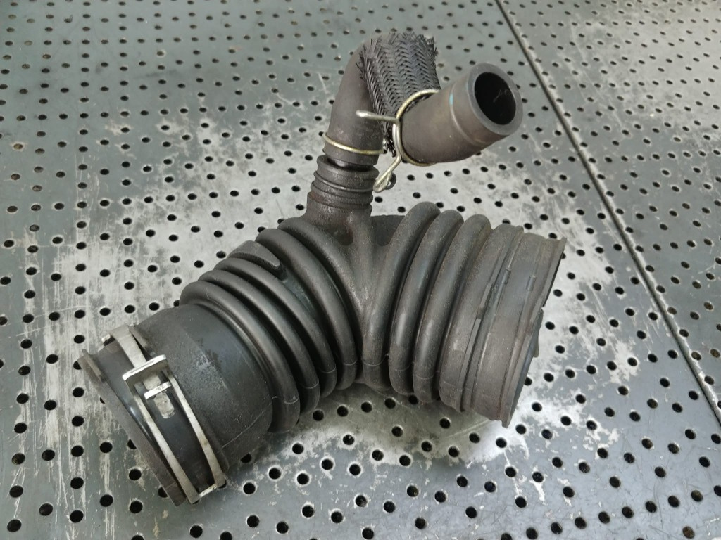 Furtun admisie toyota rav 4 1ad 2.0 d euro 5 17881-26100