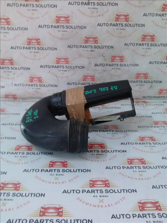 Furtun admisie VW PASSAT B7 2.0 d an fabr. 2012