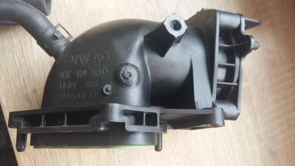Furtun admisie vw polo touran audi a1 1.4 tfsi cav 03c129721d