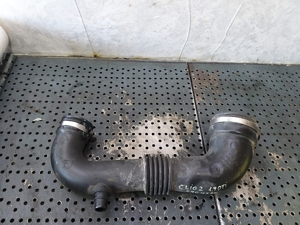 Furtun aer 1.9 dti renault clio 2 7700110443b