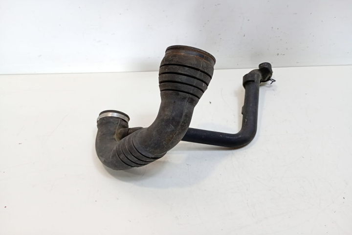 Furtun aer admisie 8D0129615A Volkswagen VW Passat B5 [1996 - 2000]