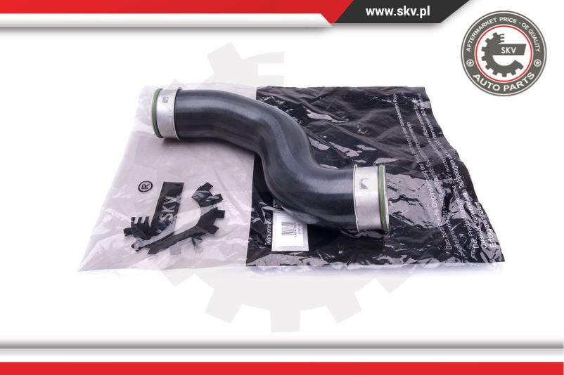 Furtun aer supraalimentare ; BMW X3 (E83) ; 11613435259