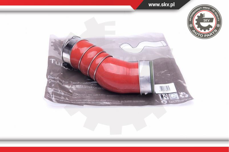 Furtun aer supraalimentare ; BMW X5 ; 11617799873