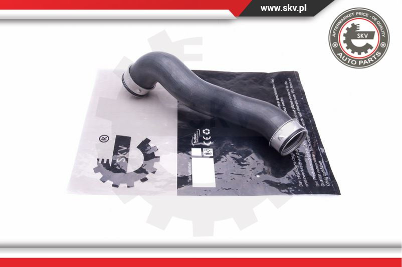 Furtun aer supraalimentare ; MERCEDES C-Class (W203) ; 2035282482